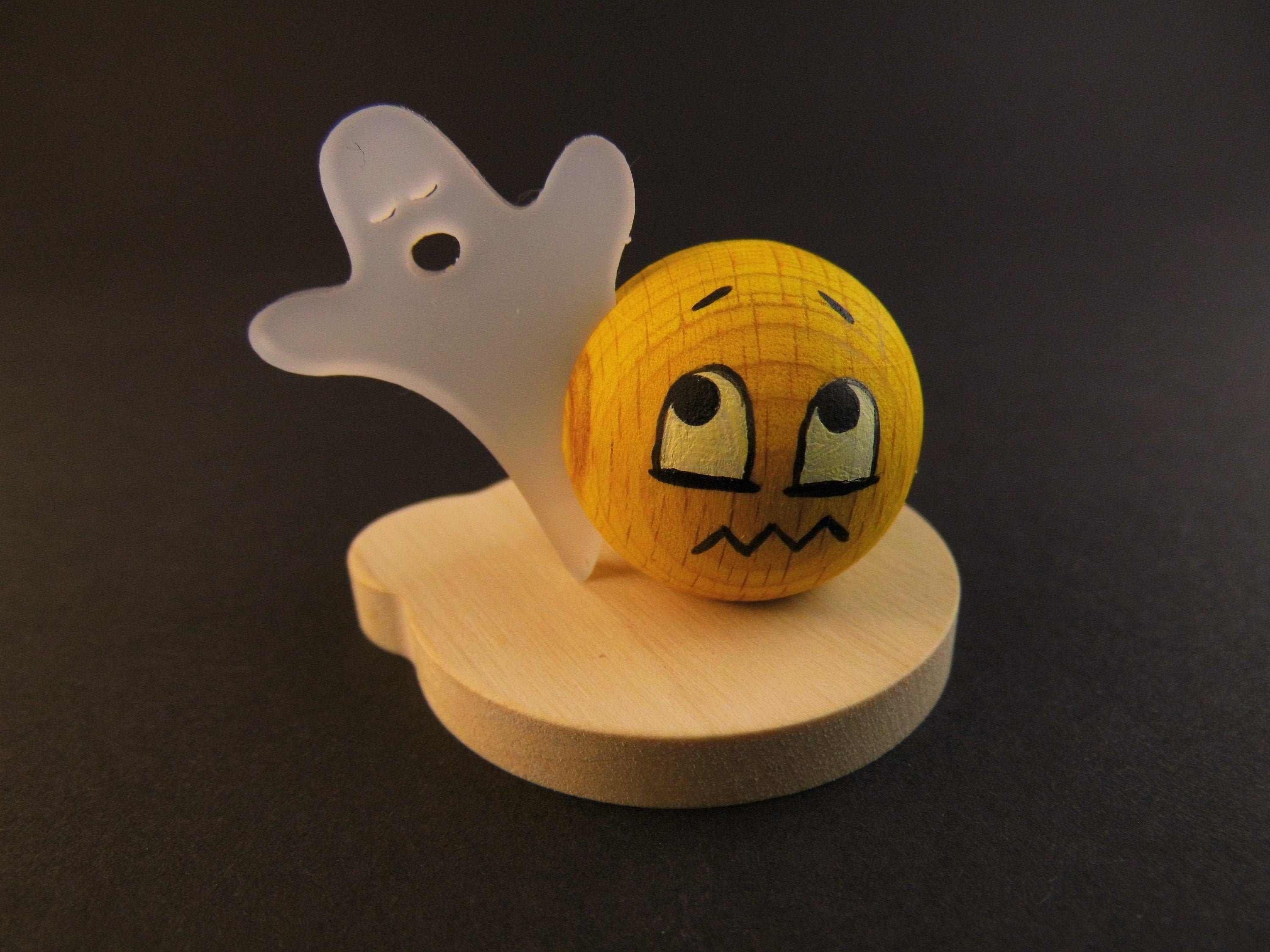 Miniatur Figur Holz "Smilinka" Spuk Sammelfigur